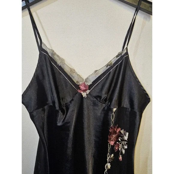 This Is A Mid Thigh Black Satin Chemise (Or Slip Dress) Featuring Lace Detail XL - Picture 6 of 13